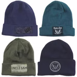 Bild der 4 verfügbaren Strickmützen