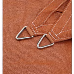 Bild des Sonnensegels und der Befestigung in terracotta