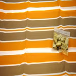 Bild Seilspannmarkise Orange-Grau-Weiß