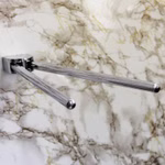 Bild des montierten Handtuchhalters 2 armig an Marmor Wand