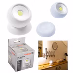 Bildmontage mit Tischlicht in verschiedenen Konfigurationen