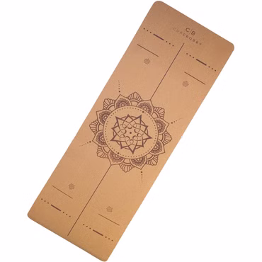 Frontalaufnahme Yoga Matte aus Kork schräg rechts